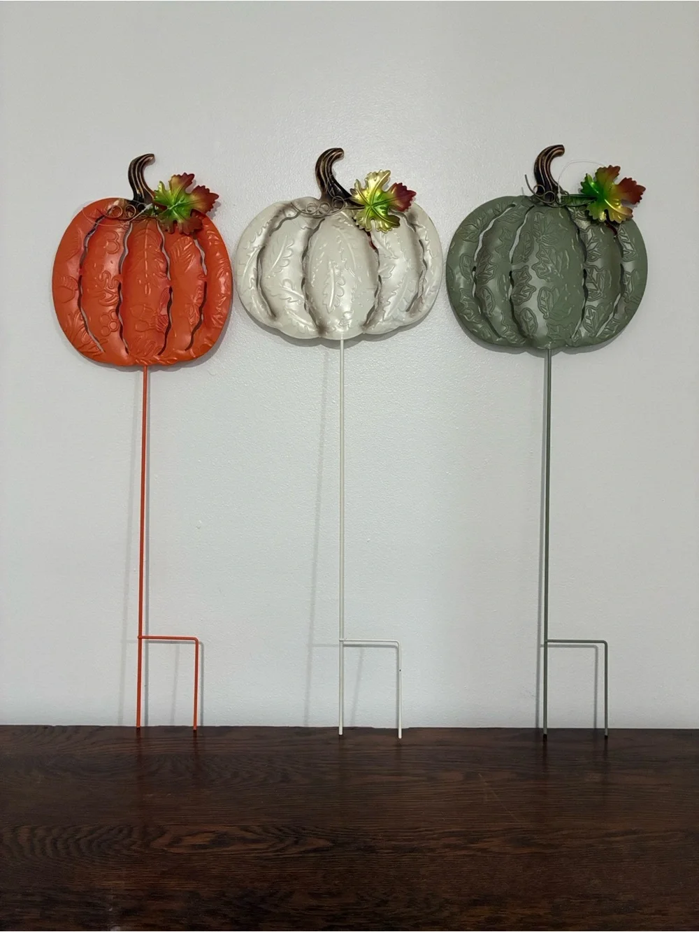 NWT- Set of 6- Embossed Leaf Design- Metal Pumpkin Yard Stakes